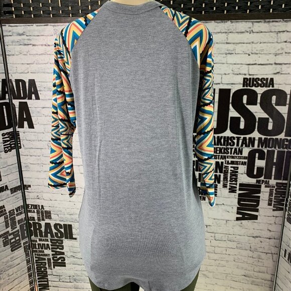 LulaRoe Gray Print 3/4 Sleeve Randy Top - Picture 4 of 6